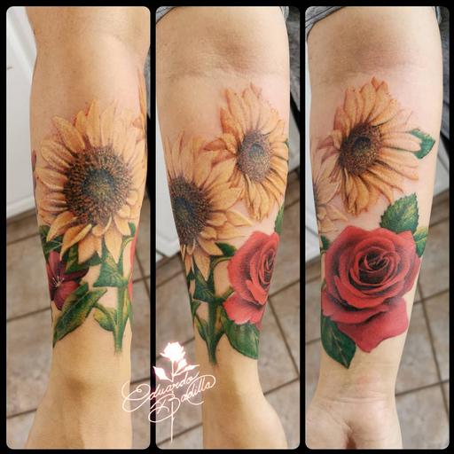 imágen de tatuaje de un girasol y una rosa hecho a color